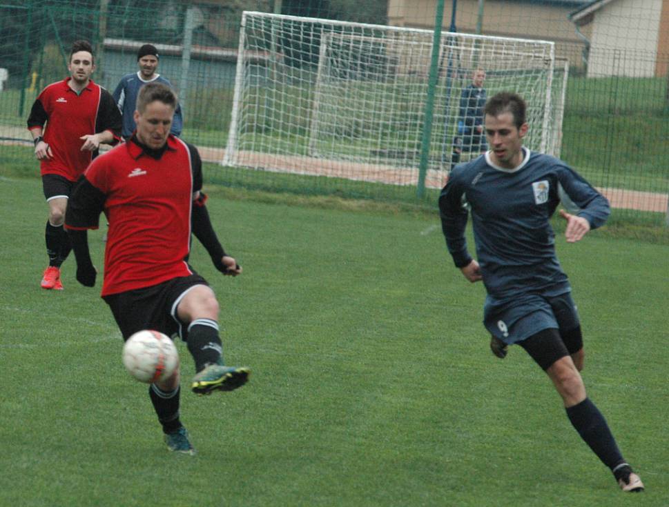 Pavel Doksanský u míče, Autor: Jaroslav Zeman, Děčínský deník